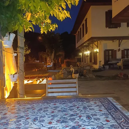 Ikiz Konaklar Отель Сельчук